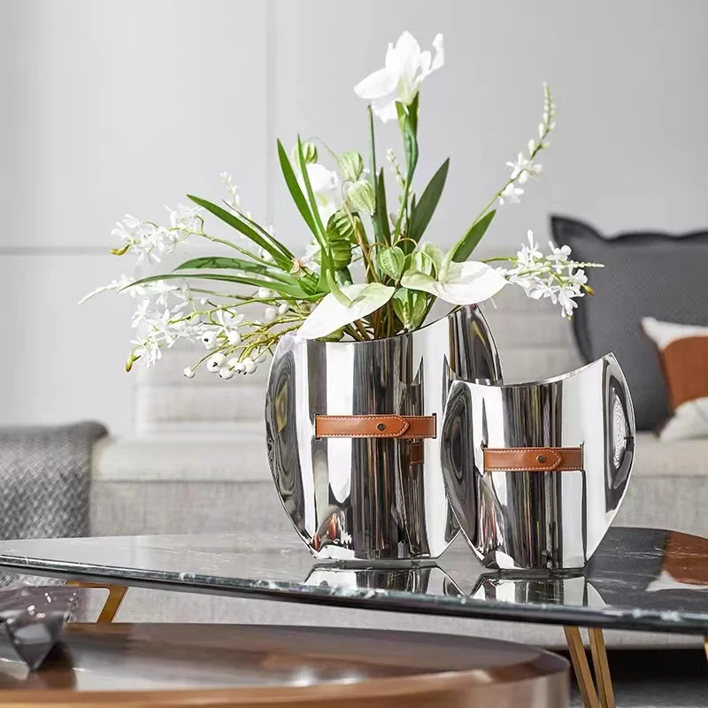 Ice Bucket Silver - Vase incurvé en acier inoxydable, décoration