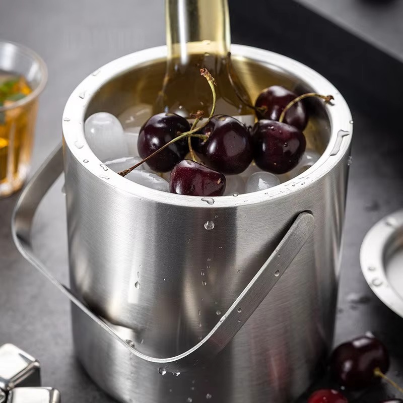 Seau à glace isotherme en acie - Ice Bucket Silver avis et prix